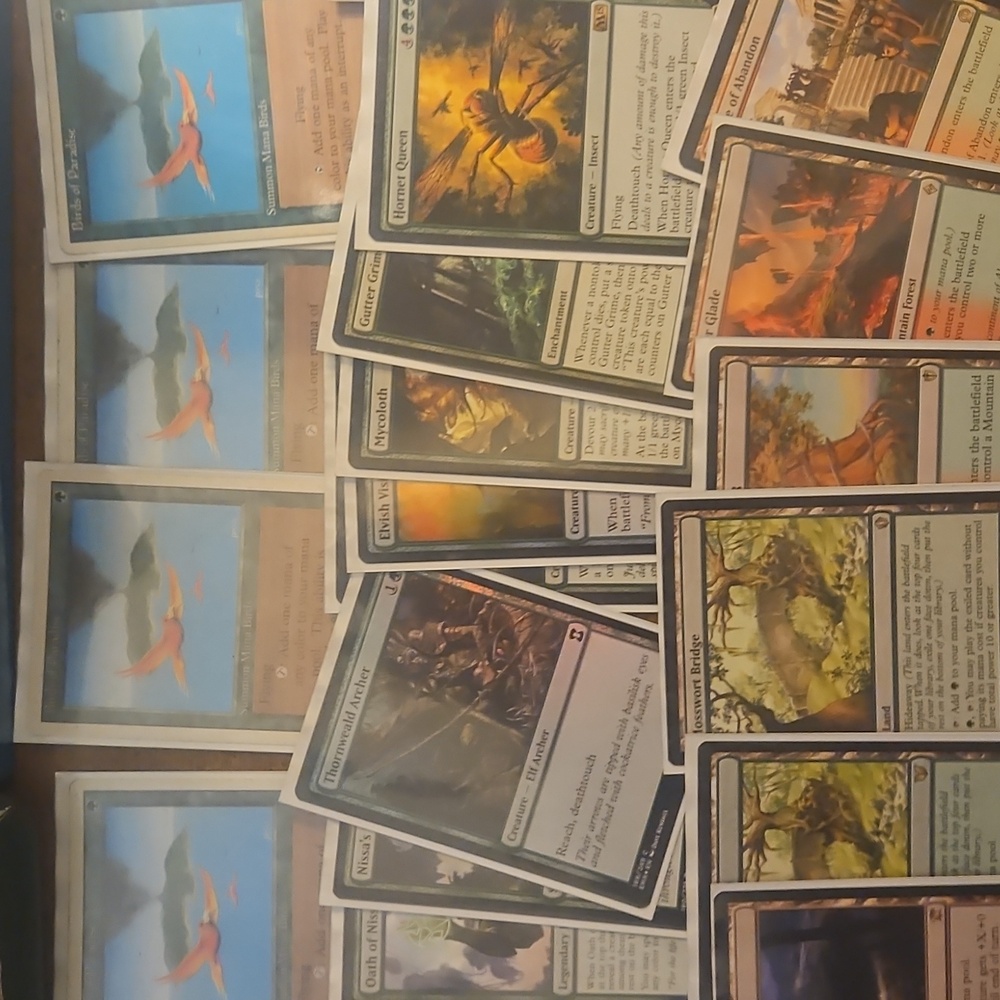 Vintage green red mtg deck....just 4 birds are worth 160...kerds another 80...